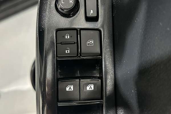 2020 Toyota Hilux SR5 GUN126R 4X4