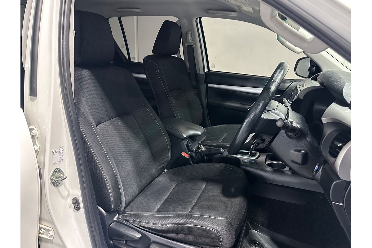 2020 Toyota Hilux SR5 GUN126R 4X4