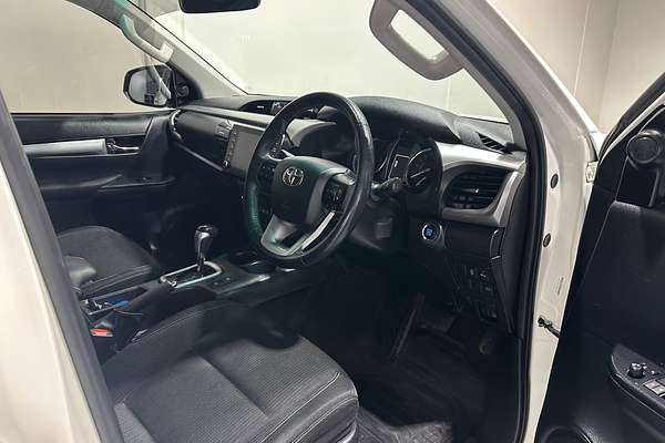 2020 Toyota Hilux SR5 GUN126R 4X4