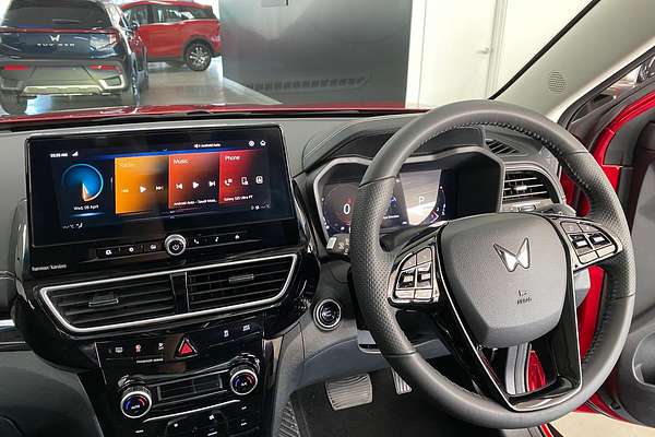 2025 Mahindra XUV3XO AX7L