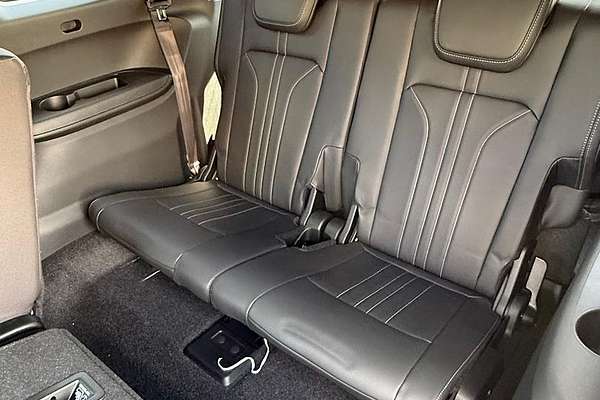 2025 Isuzu MU-X LS-T