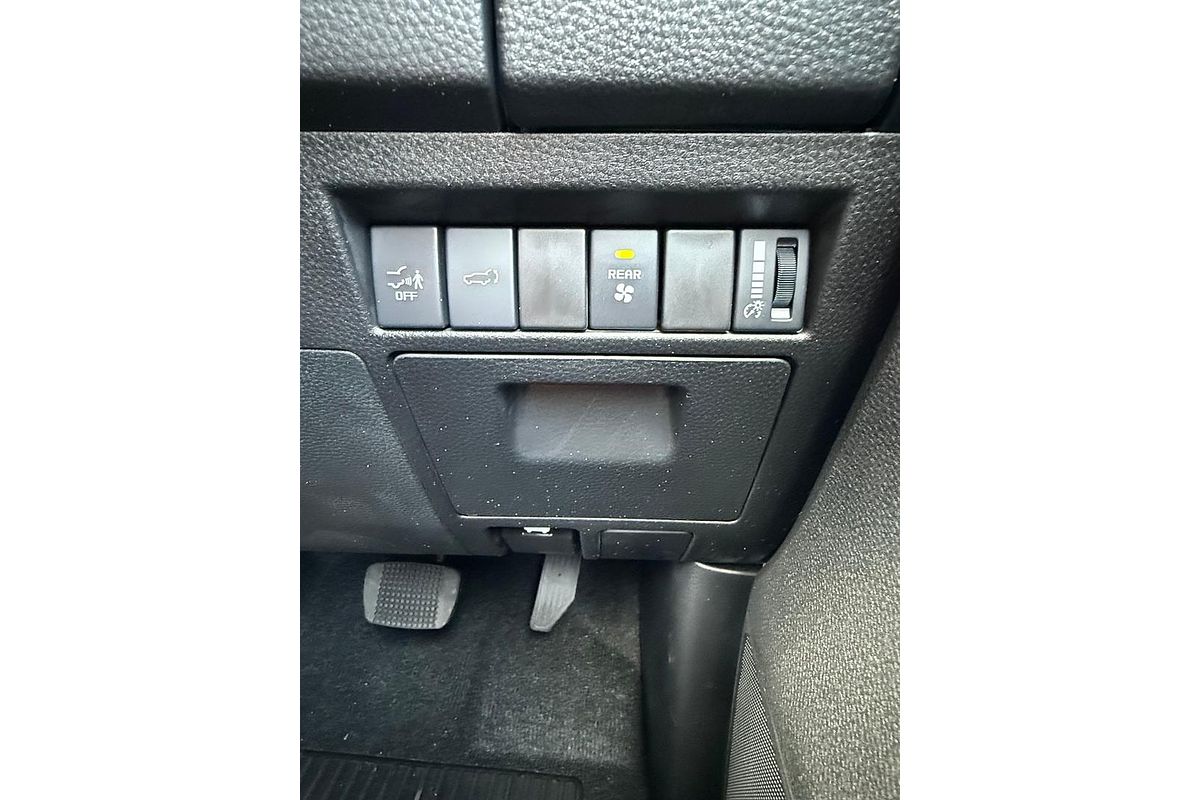 2025 Isuzu MU-X LS-T