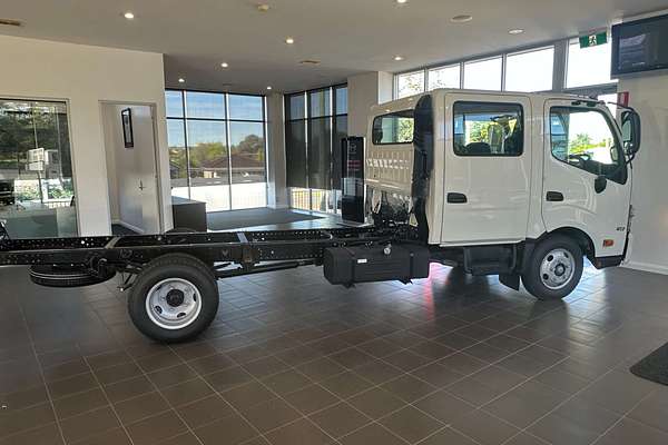 2024 Hino 300 Series 617 Crew 4x2 LWB