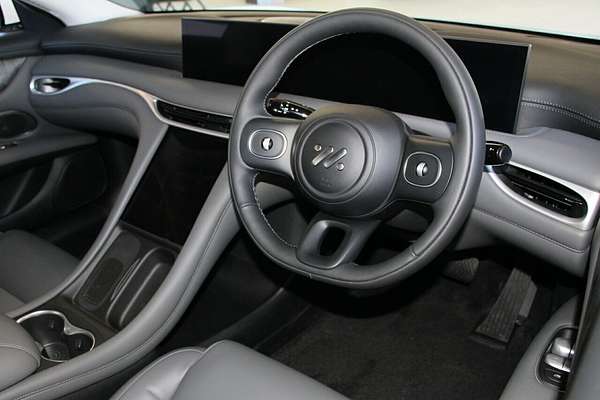 2025 MG IM5 Performance P12L