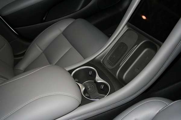 2025 MG IM5 Performance P12L