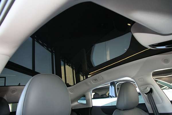 2025 MG IM5 Performance P12L