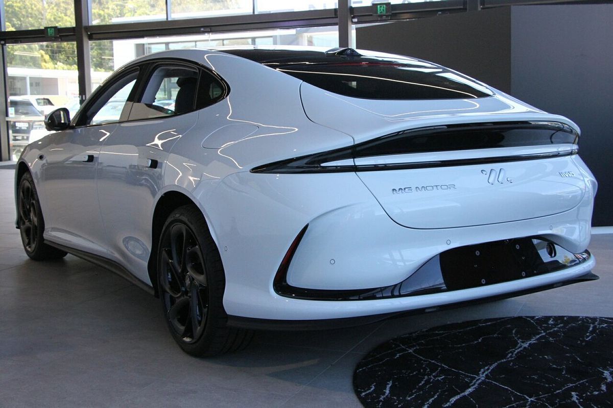 2025 MG IM5 Performance P12L