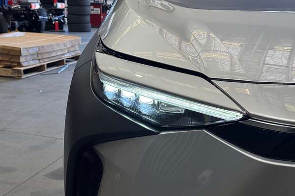 2023 Toyota bZ4X XEAM10R