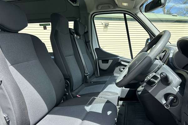 2018 Renault Master X62 LWB Mid Roof