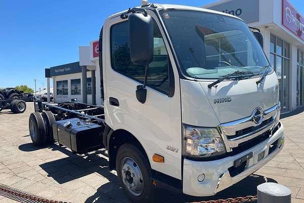 2025 Hino 300 Series