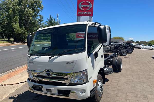 2025 Hino 300 Series