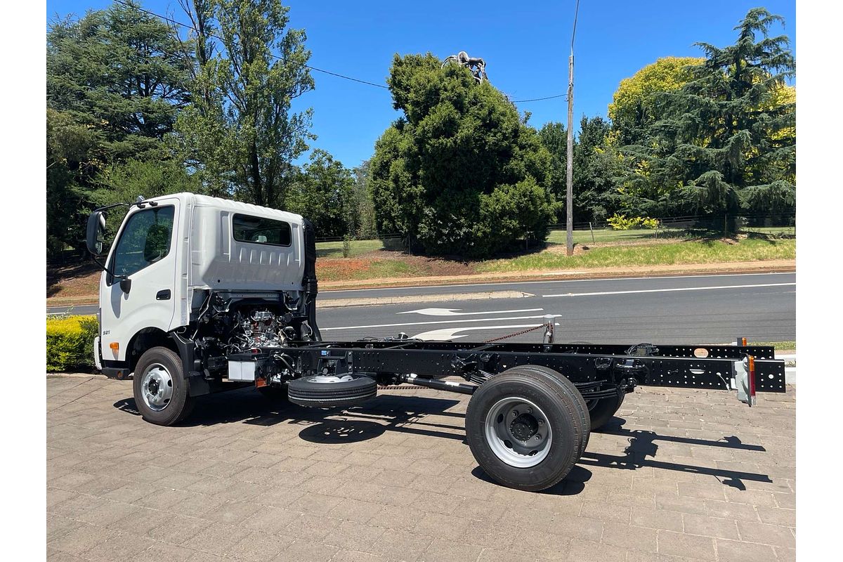 2025 Hino 300 Series