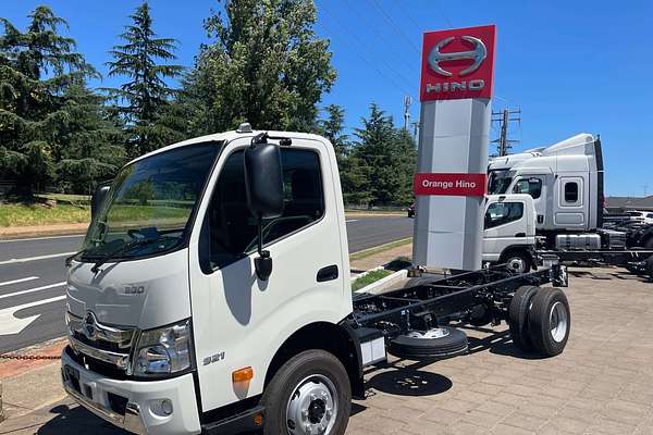 2025 Hino 300 Series
