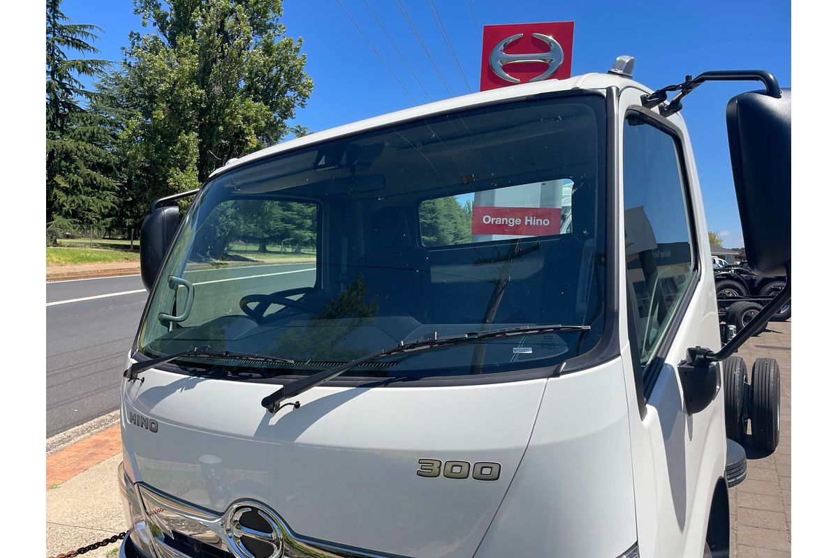 2025 Hino 300 Series