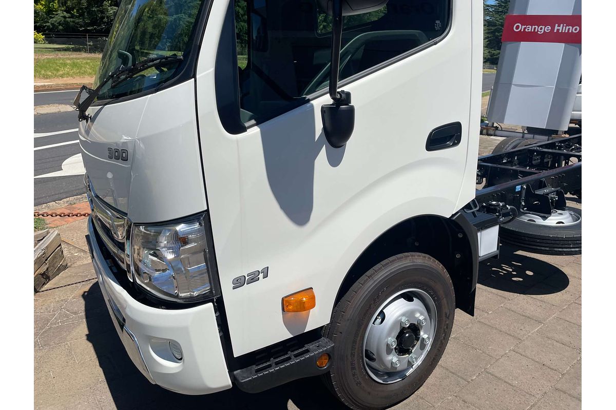 2025 Hino 300 Series