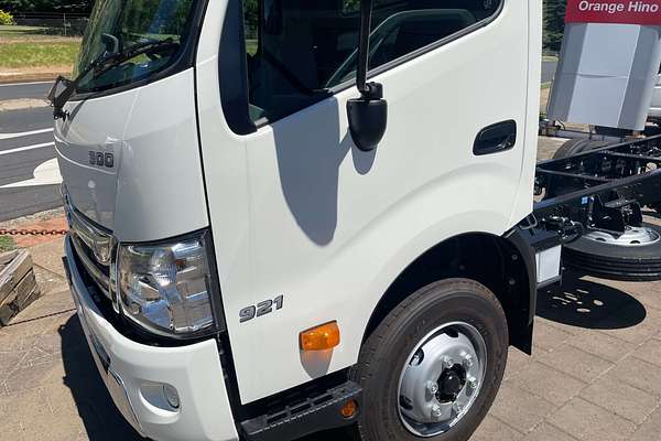 2025 Hino 300 Series