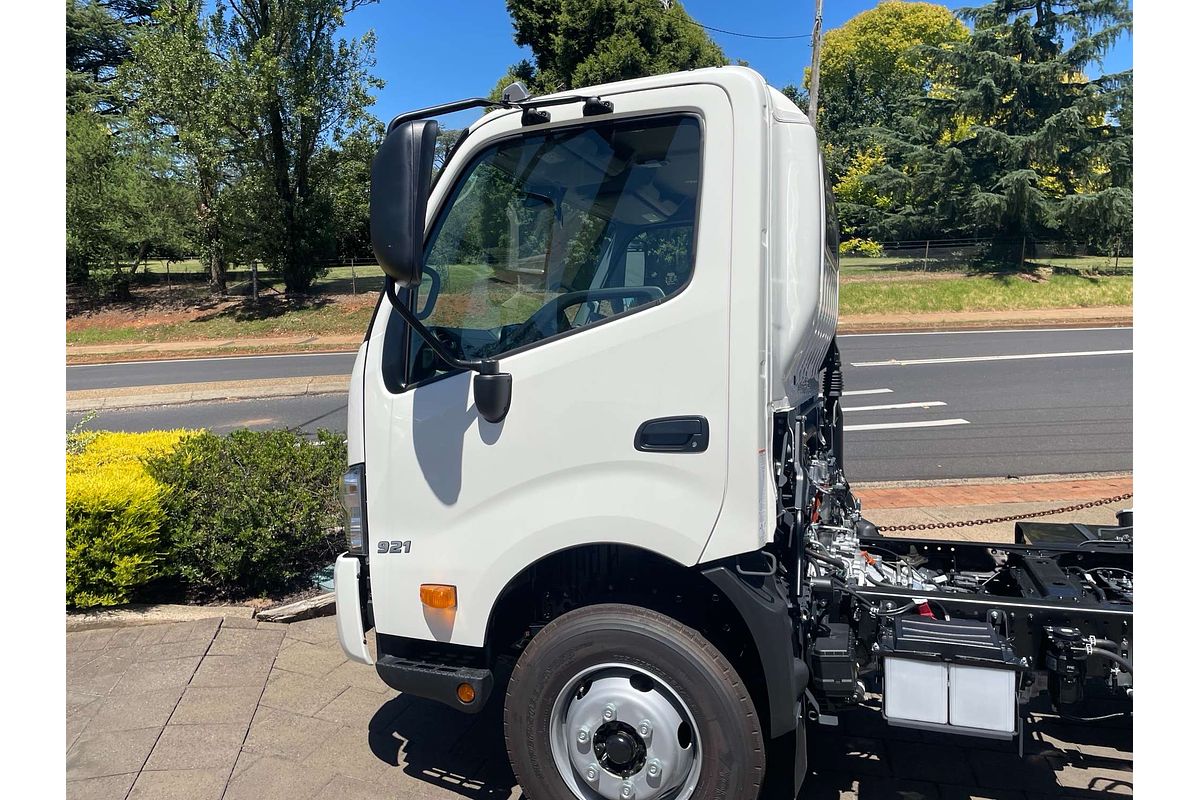 2025 Hino 300 Series