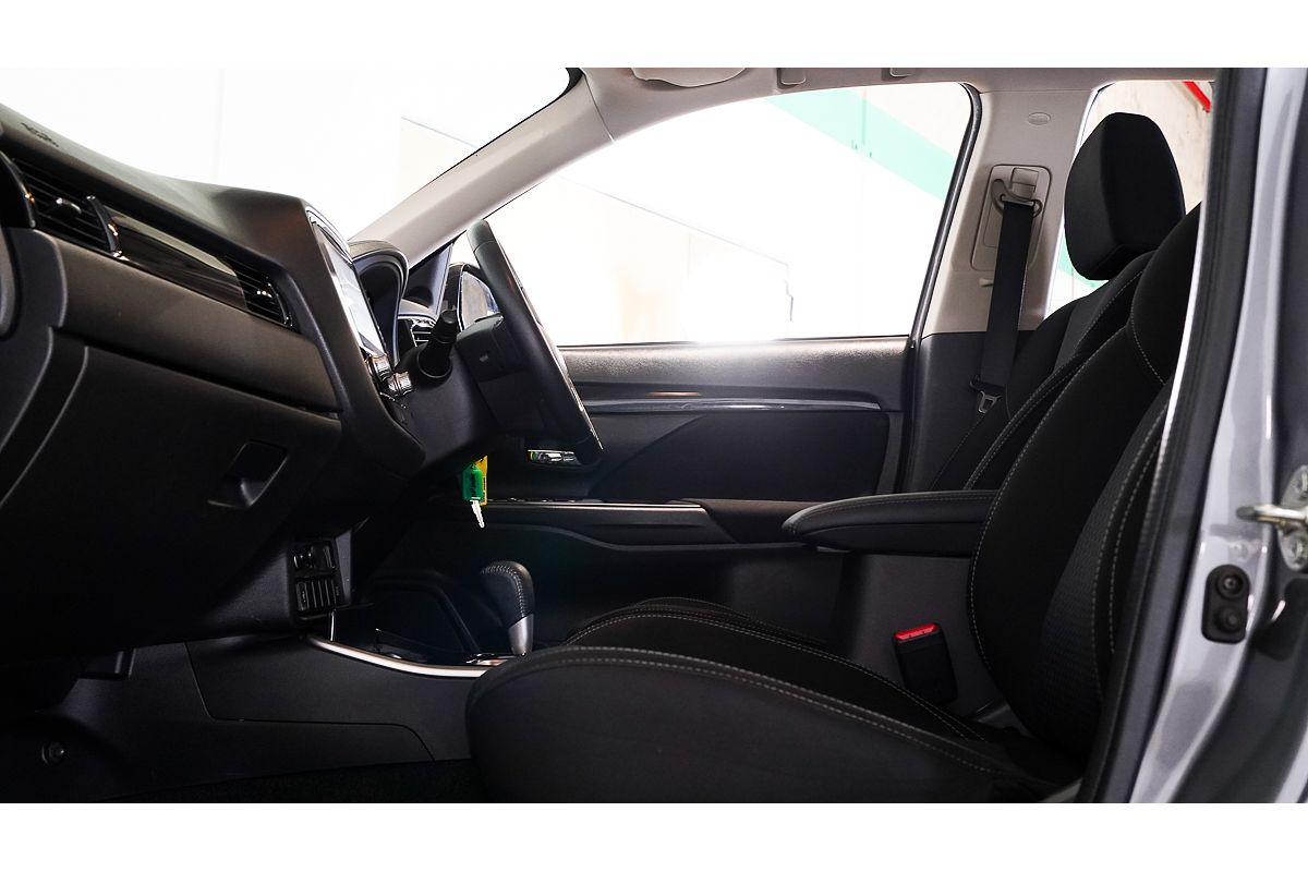2021 Mitsubishi Outlander ES ZL