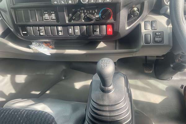 2024 Hino 300 Series 617 Crew 4x2 LWB