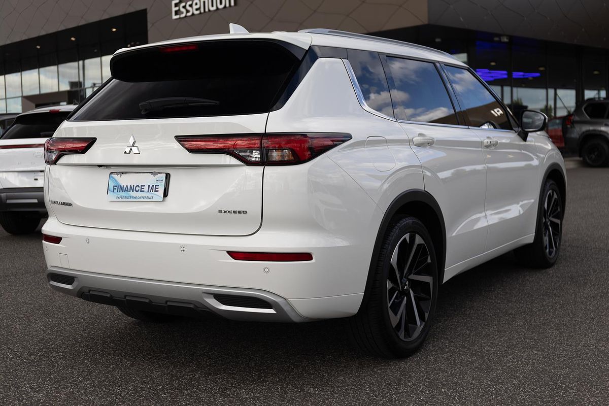 2022 Mitsubishi Outlander Exceed ZM