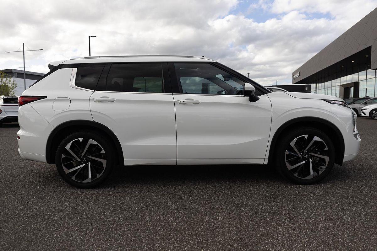 2022 Mitsubishi Outlander Exceed ZM