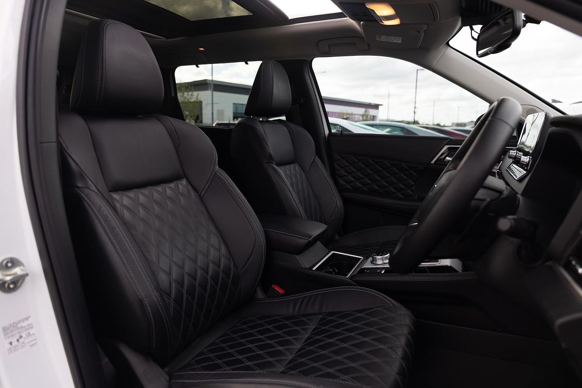 2022 Mitsubishi Outlander Exceed ZM