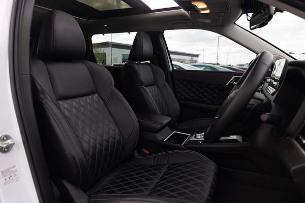 2022 Mitsubishi Outlander Exceed ZM