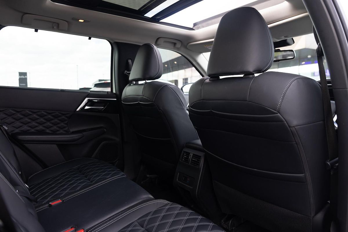 2022 Mitsubishi Outlander Exceed ZM