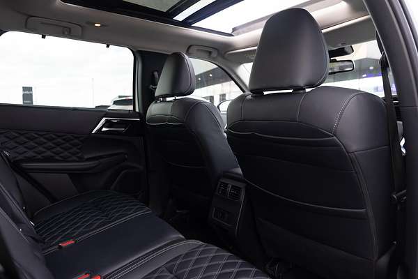 2022 Mitsubishi Outlander Exceed ZM