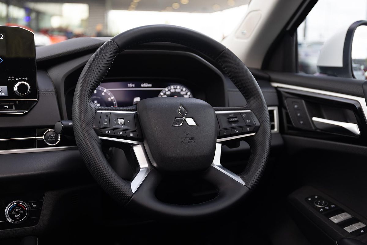 2022 Mitsubishi Outlander Exceed ZM