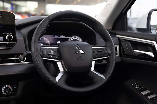 2022 Mitsubishi Outlander Exceed ZM