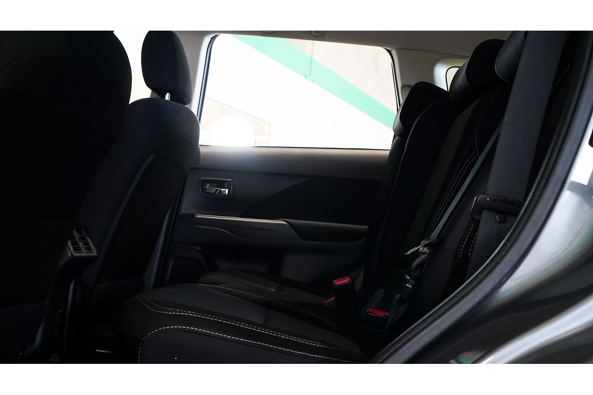 2021 Mitsubishi Outlander ES ZL