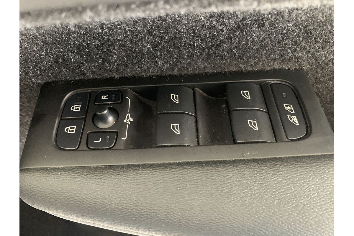 2021 Volvo XC40 T4 Inscription