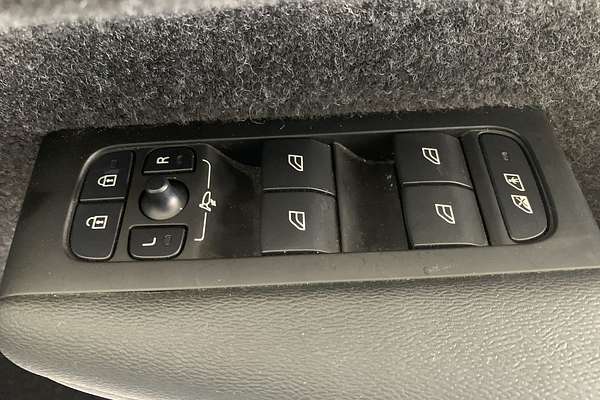 2021 Volvo XC40 T4 Inscription