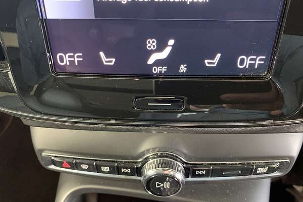 2021 Volvo XC40 T4 Inscription