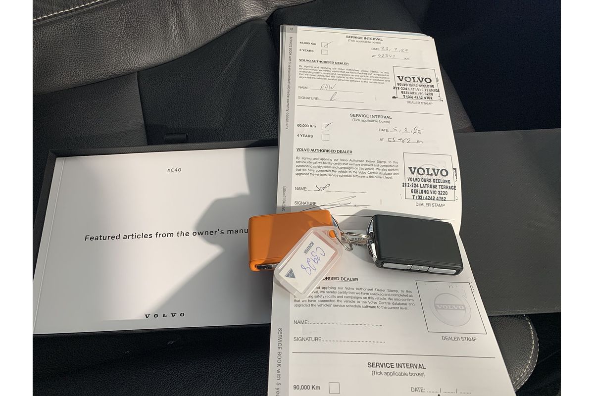 2021 Volvo XC40 T4 Inscription