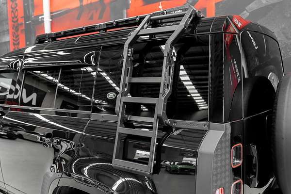 2023 Land Rover Defender 110 P525 V8 L663