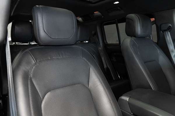 2023 Land Rover Defender 110 P525 V8 L663