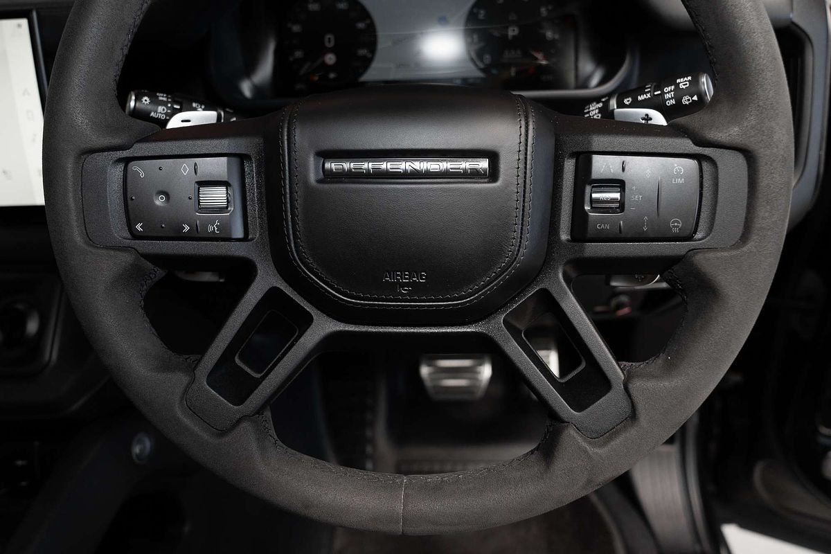 2023 Land Rover Defender 110 P525 V8 L663