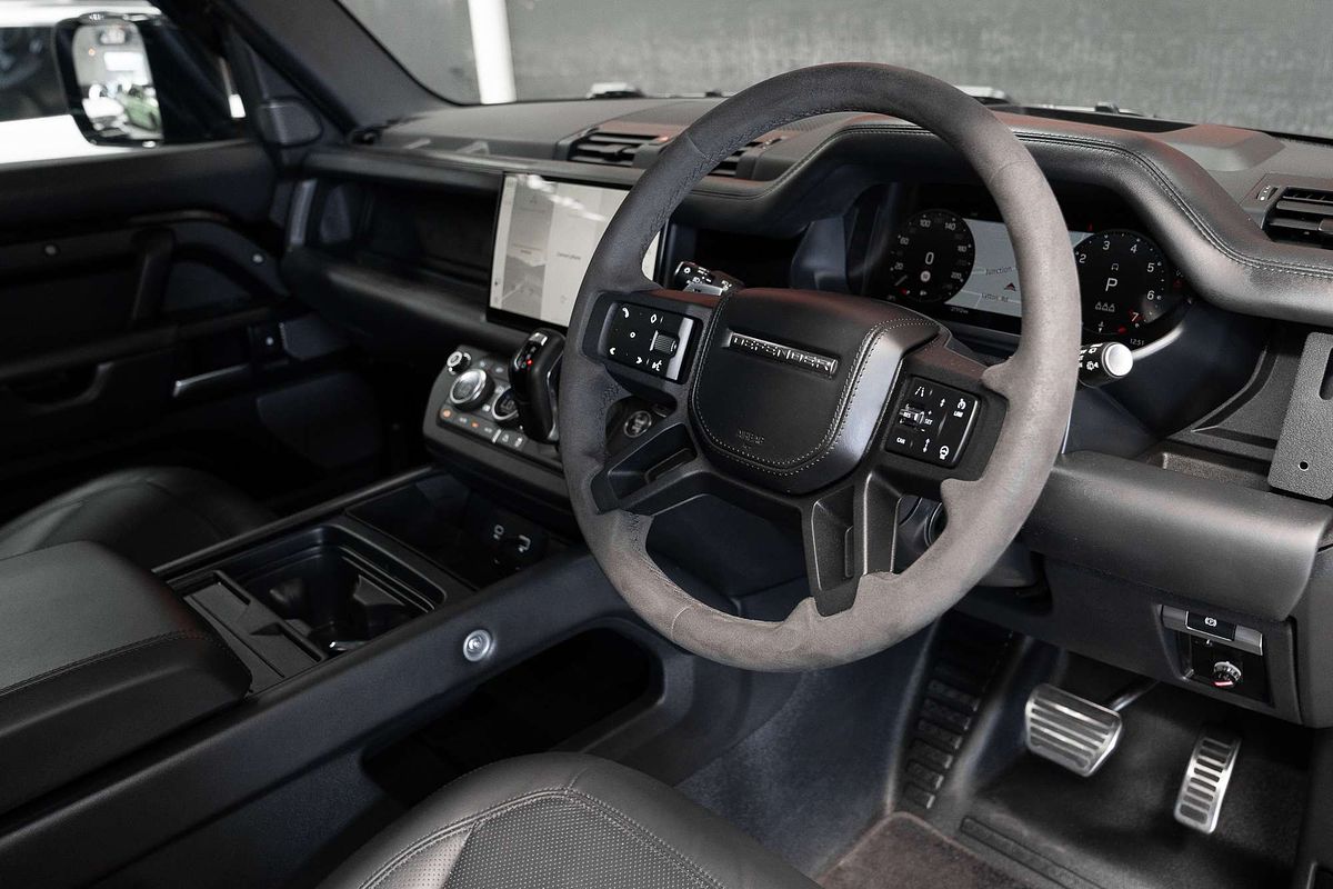 2023 Land Rover Defender 110 P525 V8 L663