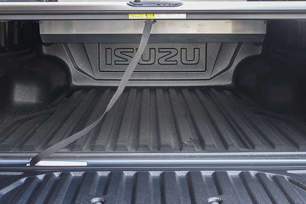 2025 Isuzu D-MAX X-TERRAIN 4X4