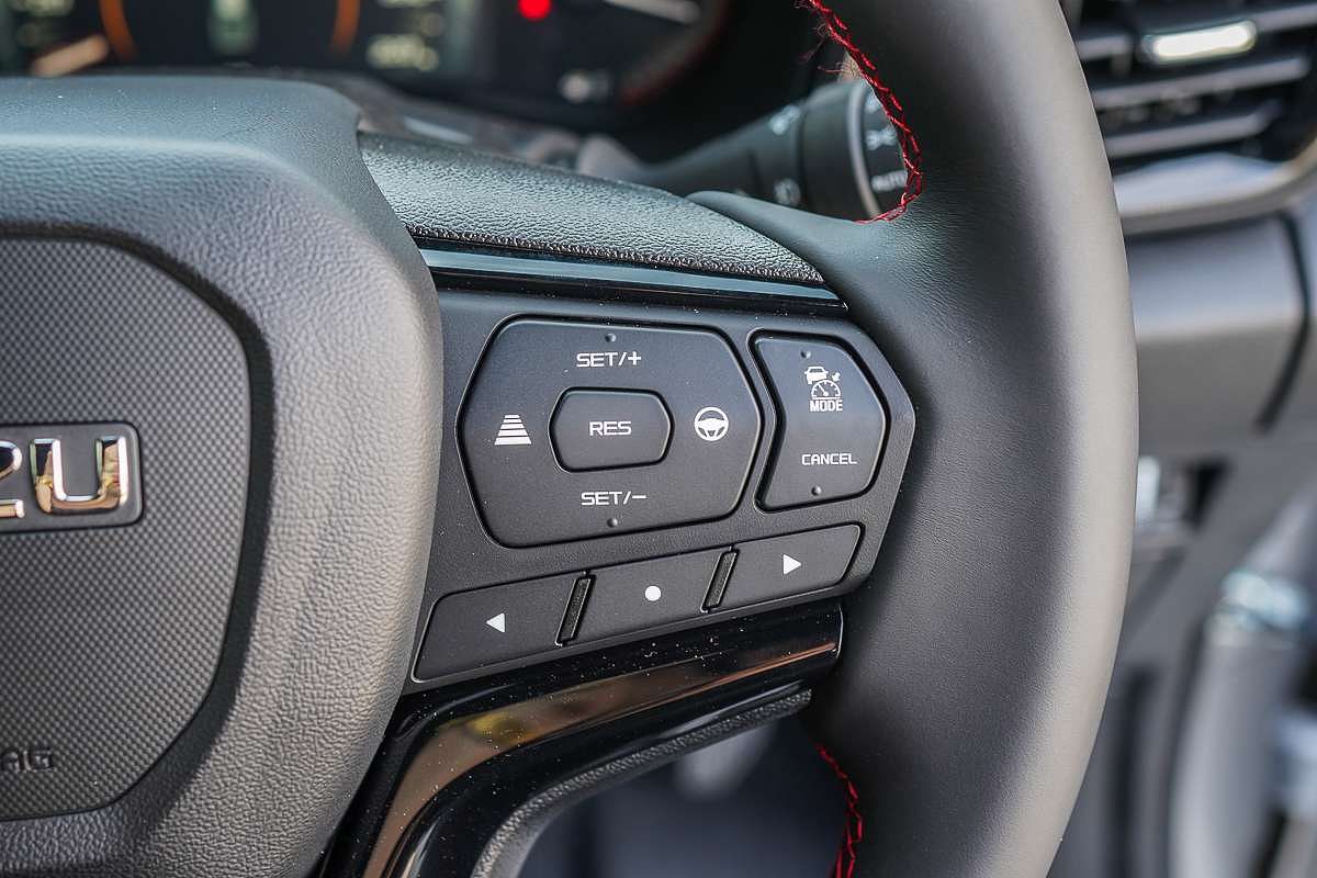 2025 Isuzu D-MAX X-TERRAIN 4X4