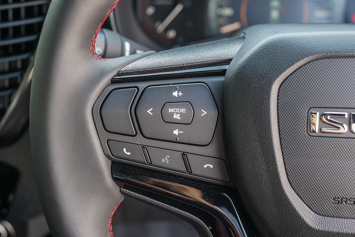 2025 Isuzu D-MAX X-TERRAIN 4X4
