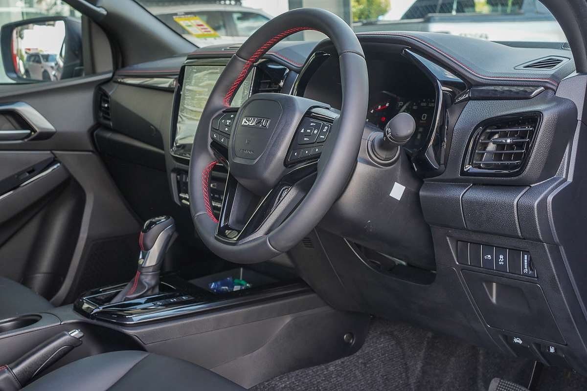 2025 Isuzu D-MAX X-TERRAIN 4X4