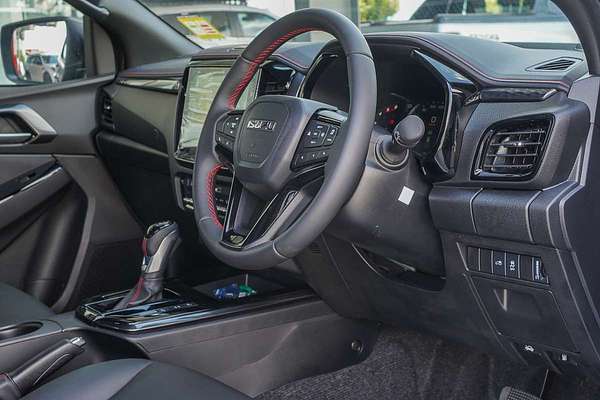 2025 Isuzu D-MAX X-TERRAIN 4X4