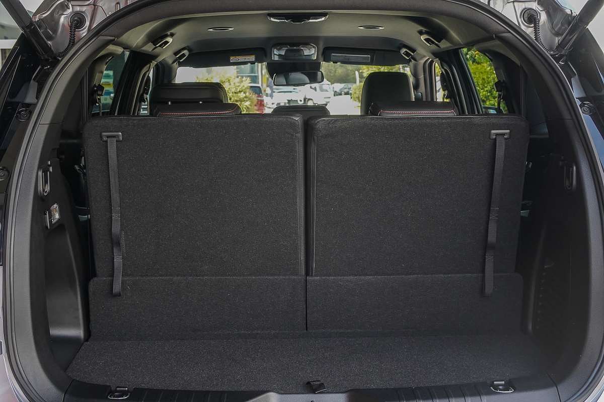 2025 Isuzu MU-X X-TERRAIN