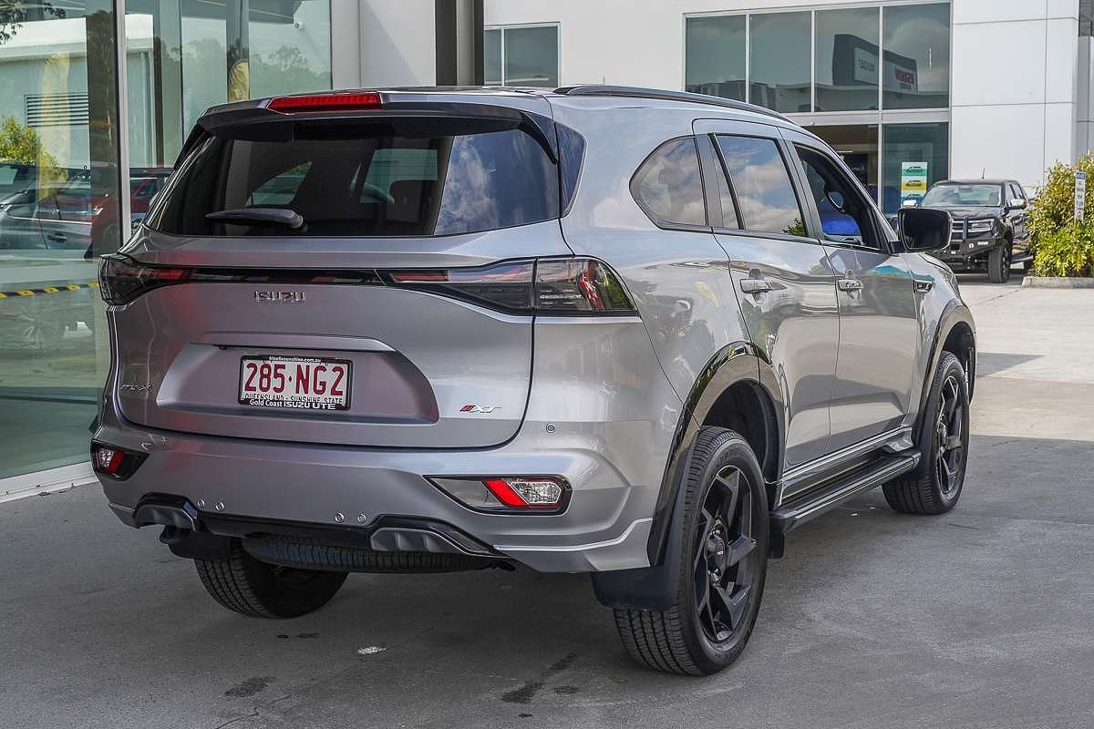 2025 Isuzu MU-X X-TERRAIN
