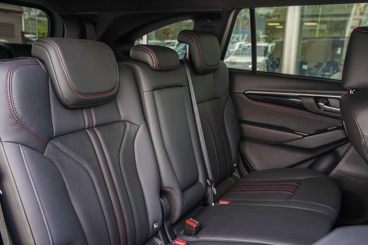 2025 Isuzu MU-X X-TERRAIN