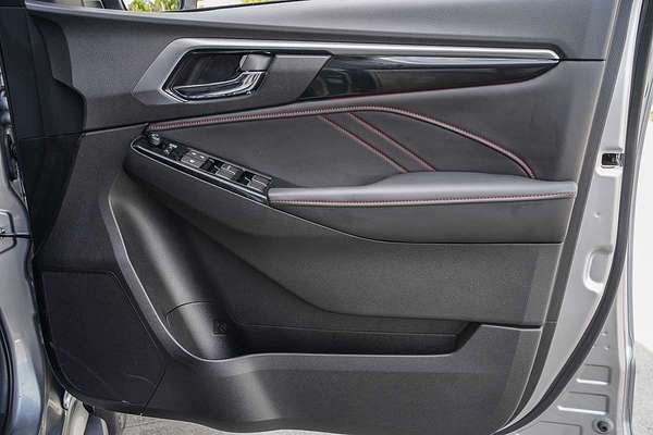 2025 Isuzu MU-X X-TERRAIN