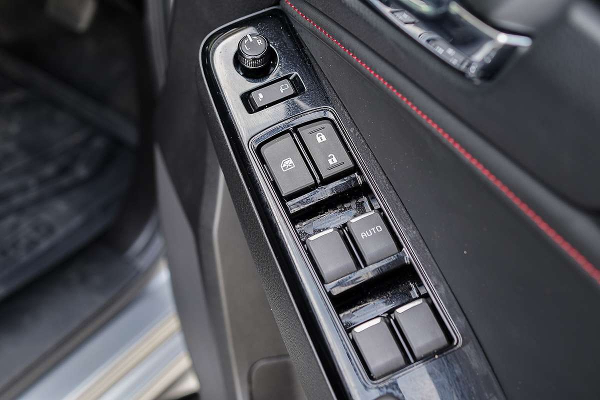 2025 Isuzu MU-X X-TERRAIN